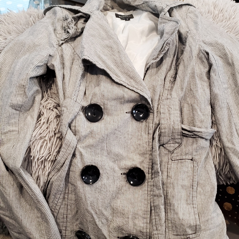womans jacket - Picture 2 of 5